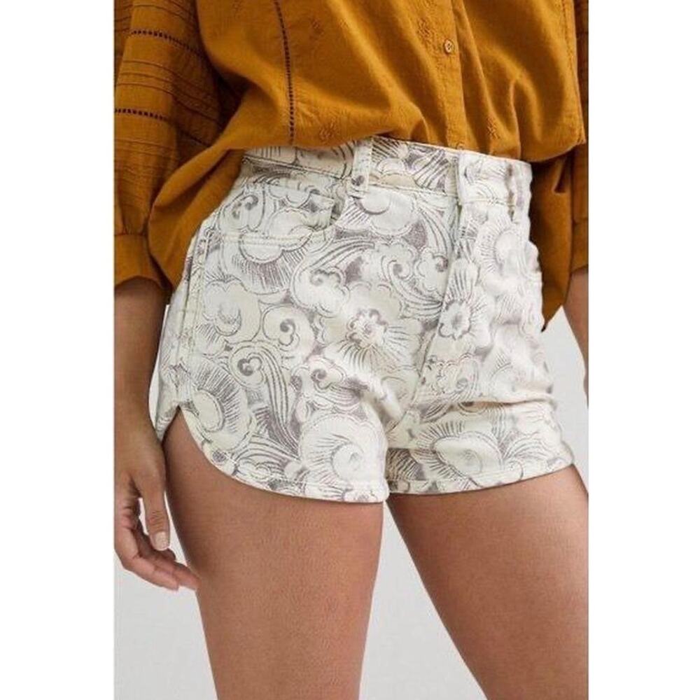 Anthropologie Pilcro Cream Floral Dolphin Hem Shorts Boho Cottagecore Size 26